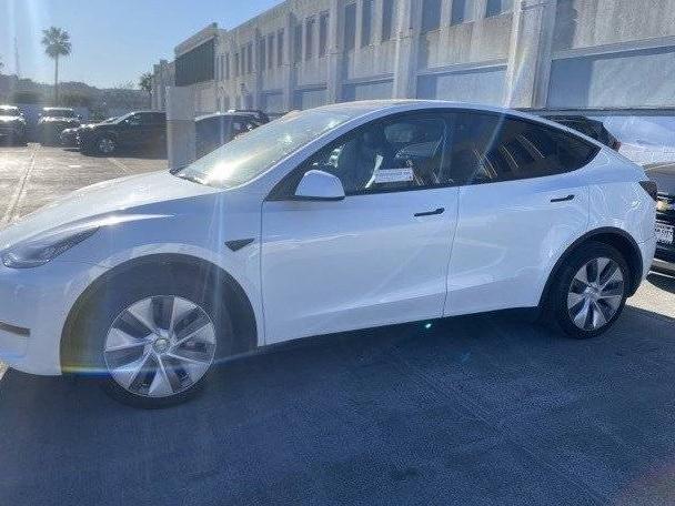 TESLA MODEL Y 2023 7SAYGDEE5PA022968 image